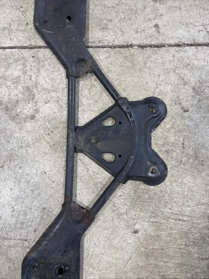 07-13 Infiniti EX35 G25 M37 G37x AWD Subchasis delantero Soporte travesaño OEM Foto 3 de 4