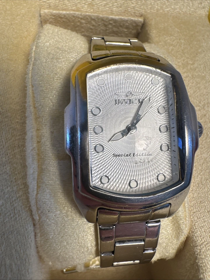 Reloj INVICTA Lupah TRITNITE Edición Especial Acero Inoxidable Damas Modelo 15842 Foto 3 de 4