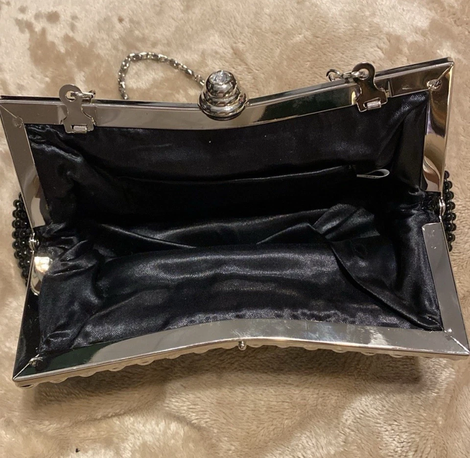 Bolso de mano vintage negro y plateado Foto 2 de 4