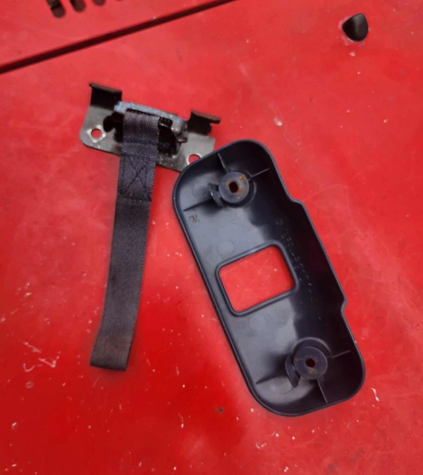 1990-1995 Toyota 4Runner OEM REAR SEAT CUSHION LOCK LATCH SET w/COVER BLUE - Image 2 of 4