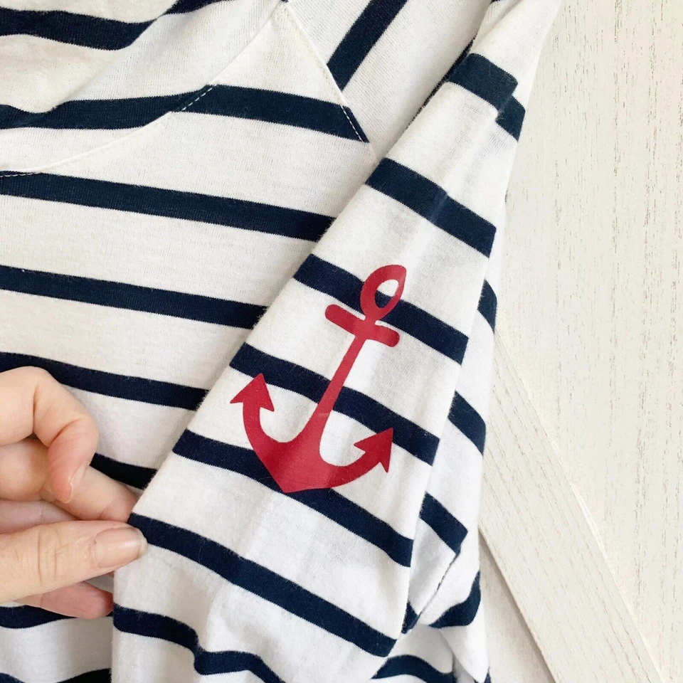 Camisa de dormir con capucha a rayas Nautica para mujer camisón azul marino blanco ancla pequeña Foto 2 de 4