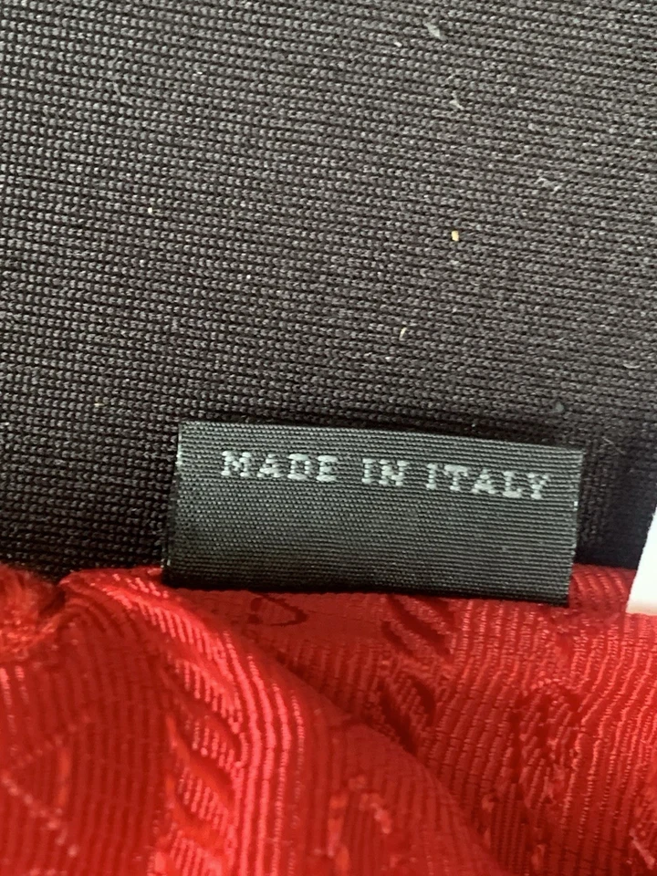 Bolso de cosméticos con volantes Prada Foto 3 de 3