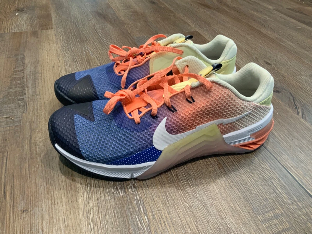 Nike metcon cheap multicolor