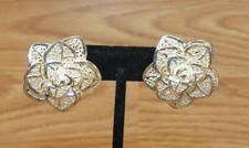 Unbranded Shiny Silver Tone Large Flower Earrings Women's Costume Jewelry
