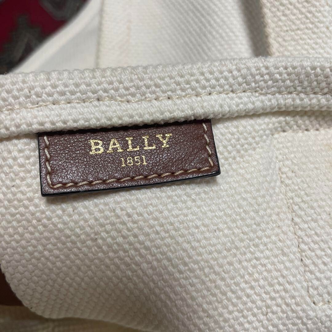 トートバッグ Bally Women's Crystalia Tote Bag Ivory WAE00CCV011-I135O Bally Tote Bag CRYSTALIA EW ST WAE00C CV011 I135O Natural