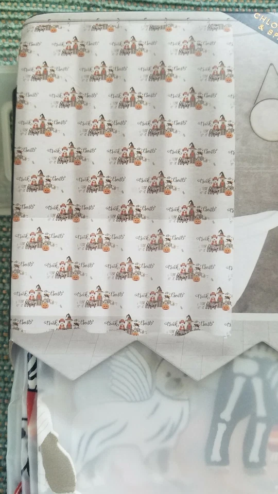 Cortina de ducha temática de Halloween Envogue Pug, Bulldog, Dalmation Foto 3 de 3