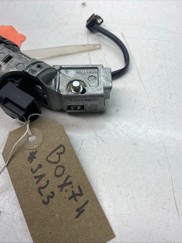 2011 CITROEN DS3 9663123380 N0502455 IGNITON BARREL WITH KEY - Image 4 of 4