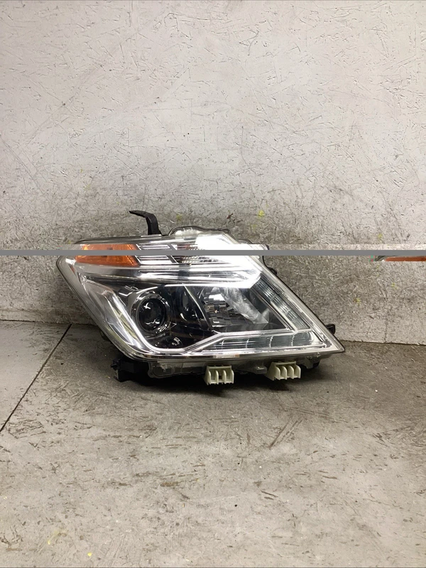 2017-2020 NISSAN ARMADA RIGHT RH PASSENGER SIDE HEADLIGHT 260105ZW0A