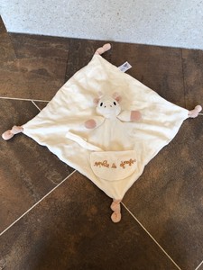 sophie the giraffe blanket