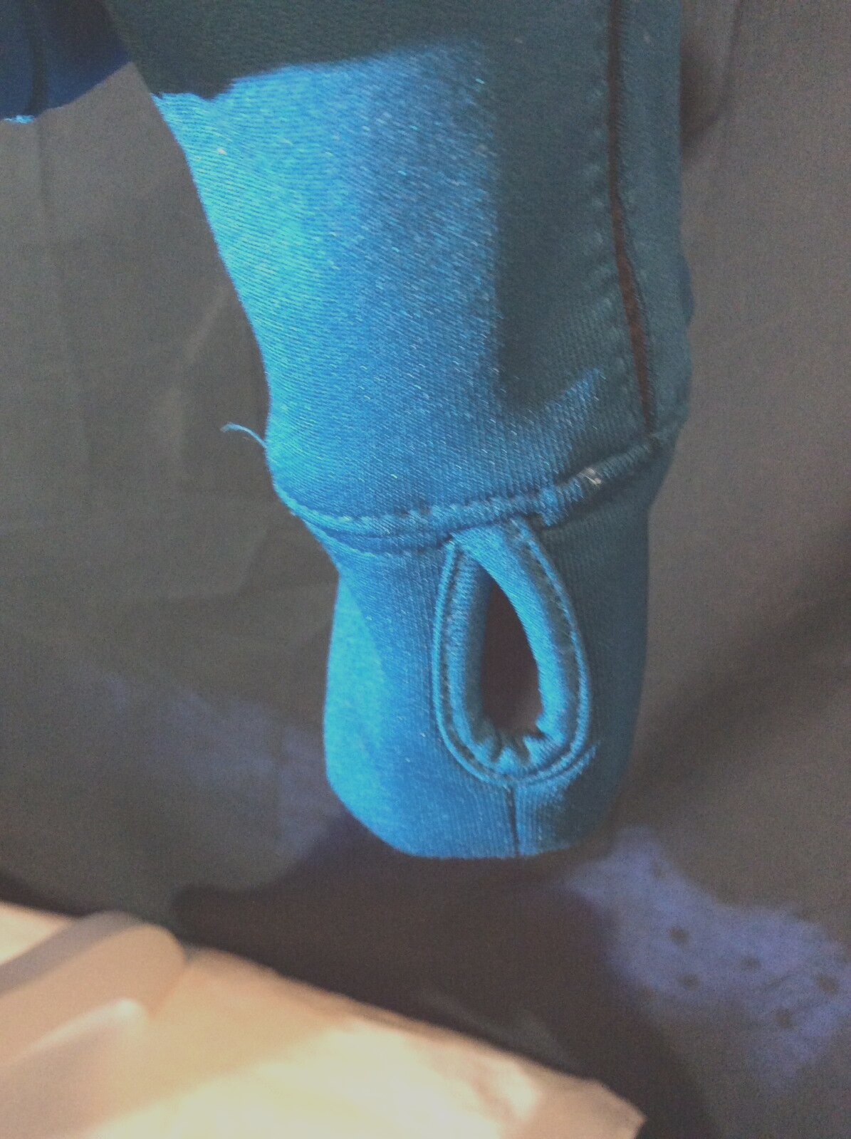 Nuovo senza etichette. GIUBBINO SPORTIVO FILA CON TASCHE CON ZIP. TAGLIA XL VERDE