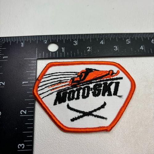 Portachiavi In Pelle Con Logo Vintage MotoSki: Un Ricordo Che Corre Veloce