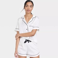 WOMEN'S SIZE 2X 2-PIECE PAJAMA SHORTS SET WHITE W/BLACK TRIM-STARS ABOVE