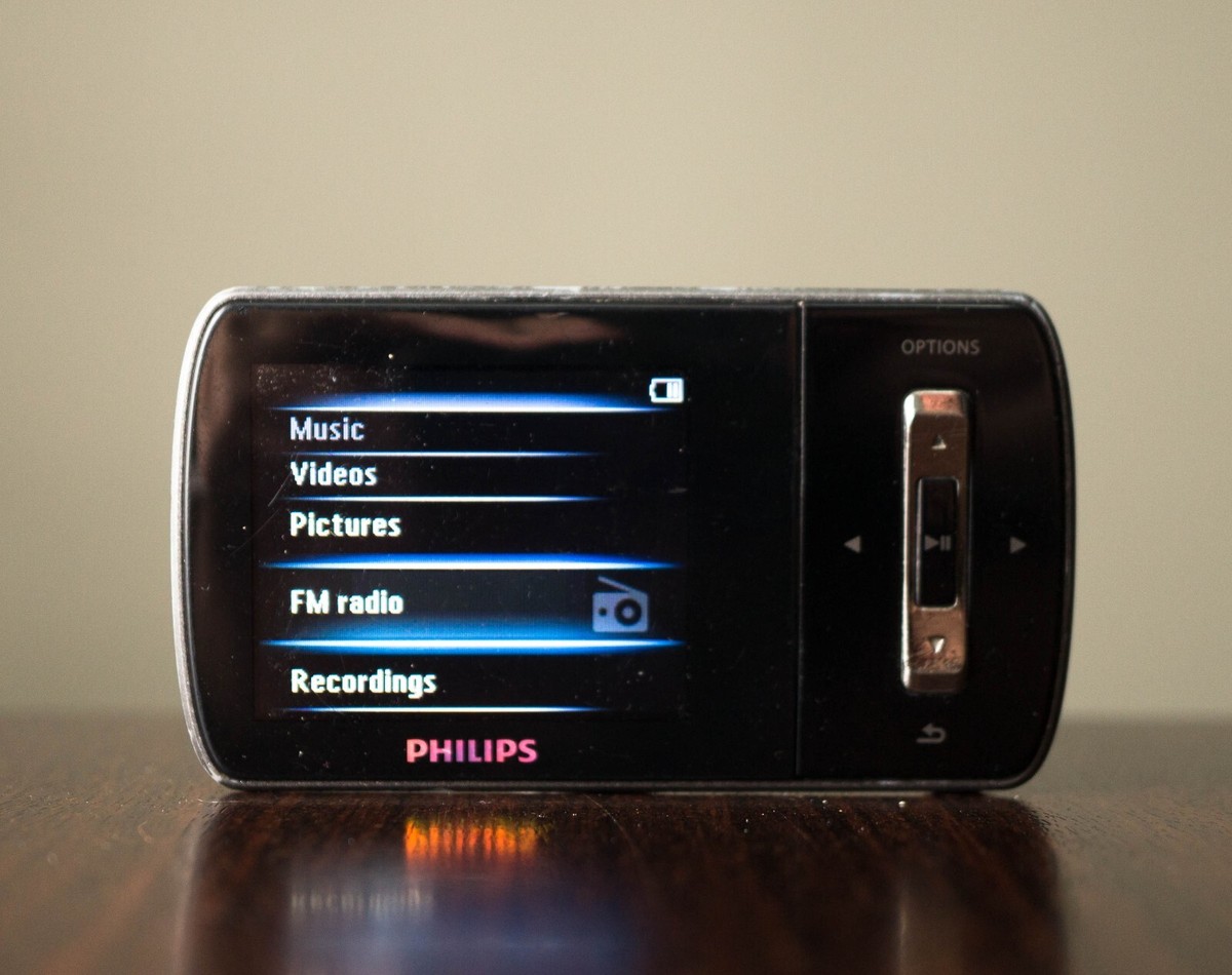 Aria Phillipsさん専用.4 Philips GoGear Ariaz 4GB + FM Radio + Video + Photo +