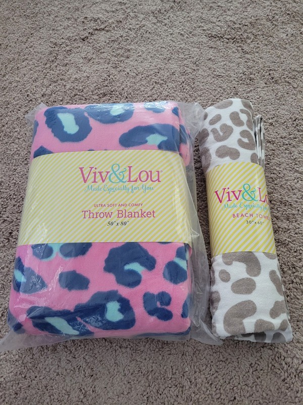 Viv & Lou Throw Pink Leopard Blanket and Beach Towel - Brand New!