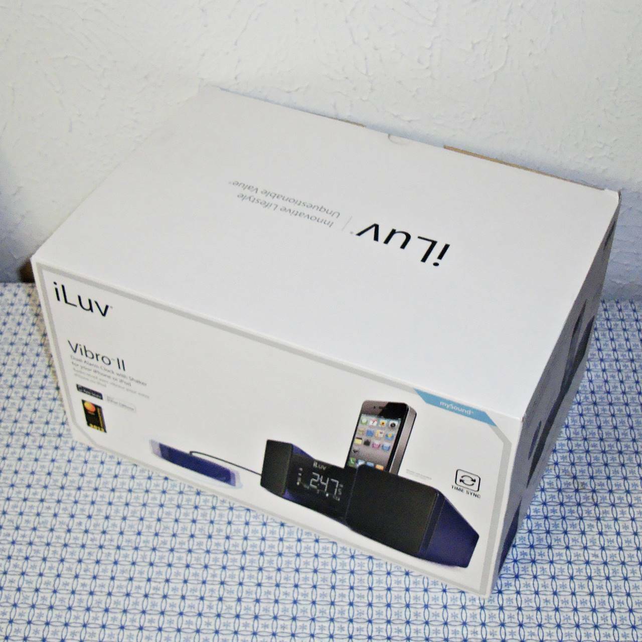 【NEW】iLUV iMM155-01 VIBRO II - DUAL ALARM CLOCK WITH BED SHAKE FOR iPHONE/iPOD
