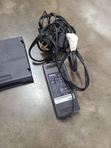 Dell Inspiron 4000 For Parts Only With Power Cord & Floppy Disc Module - Afbeelding 8 van 8