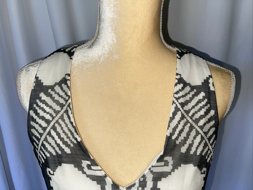 Milly New York Geometric Black And White Printed Silk Dress Size 4 - Picture 3 of 15