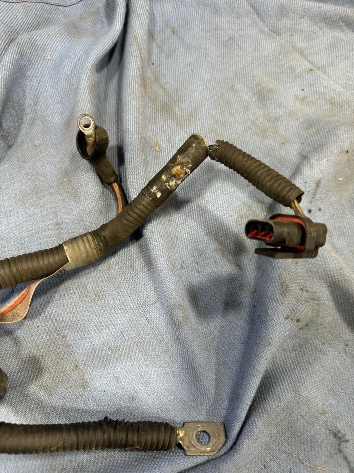 Arnés de cables de carga del alternador 3,8 L SC 1994 1995 Ford Thunderbird SC Foto 2 de 4