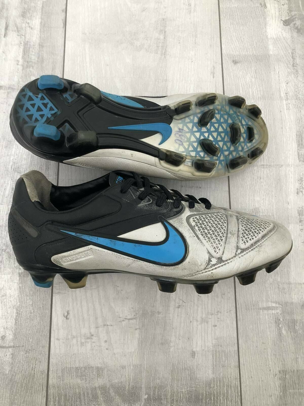 Iniciar sesión Abundante Ciudadano Nike CTR360 Maestri II FG Platinum Blue Black Professional Football Cleats  Boots | eBay