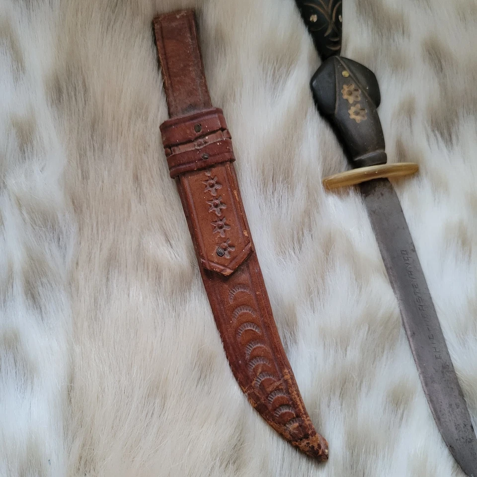 Cuchillo Chichicastenango Guatemala De Colección Arte Popular Tallado Cuerno Mango y Funda Foto 2 de 4