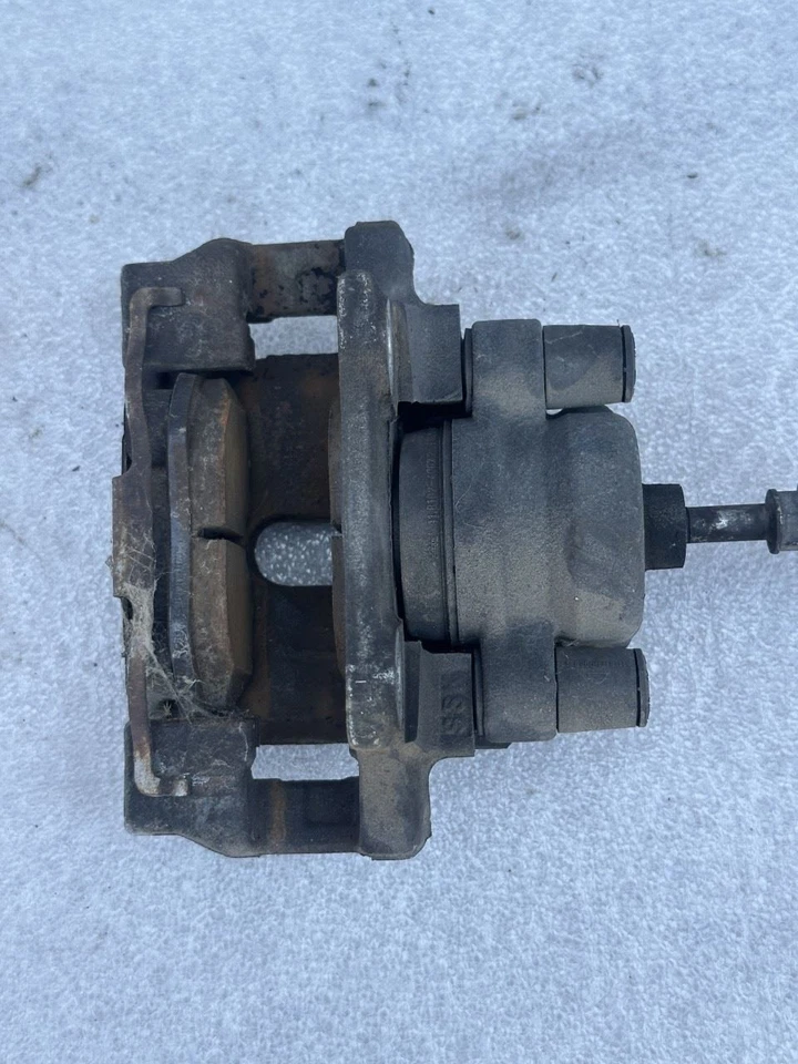 BMW 328i E92 2009 pinza de freno trasera lado derecho del pasajero Foto 2 de 4