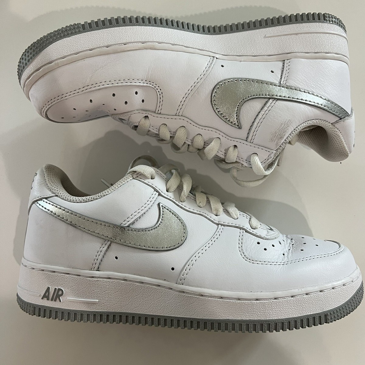 【NIKE】Nike Air Force 1 Low 07 White Silver 送料込 Nike Air Force 1 '07 Men's Shoes. Nike.com