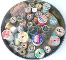 Lot Of Vintage Wooden Sewing Spools & Thread - Coats & Clark’s + More in VTG Tin