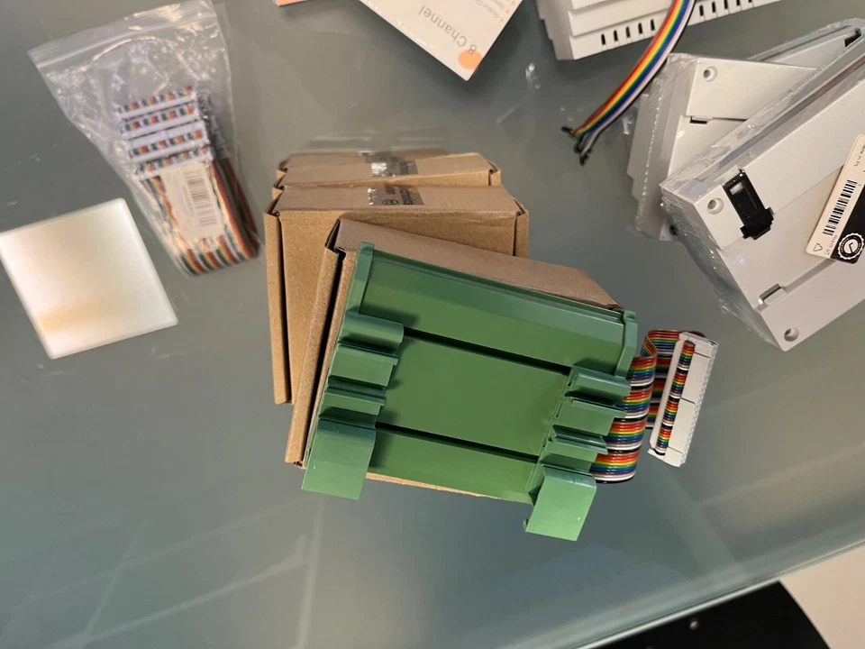 KIT ACCESSORI I/O PER RASPBERRY PI  (SCHEDA RELE, CUSTODIA, MORSETTIERA E CAV - Imagen 4 de 4