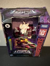 Hasbro Transformers Legacy Deluxe Action Figure box damaged skullgrin