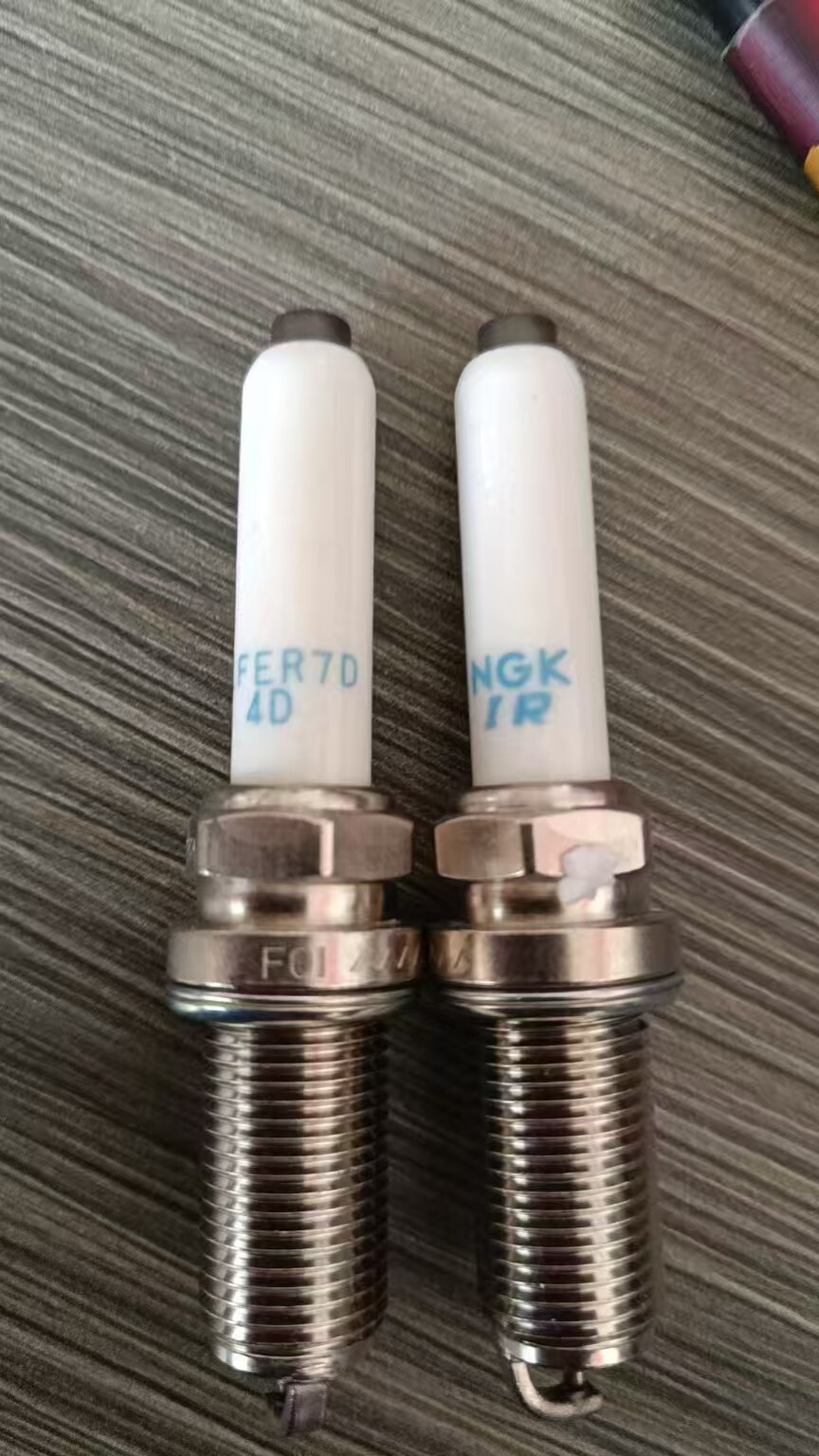4pcs SINOTRUCK ORIGIANL NGK Spark Plug spark plug 202V25923-0005 ILFER7D4D