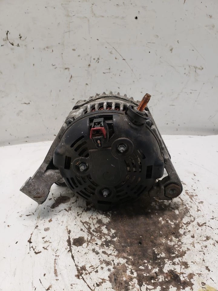 Alternador compatible con 02-04 06-12 LIBERTY 1437721 Foto 2 de 4