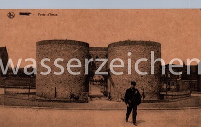 AK DOUAL PORTE D`ARRAS FELDPOST 1918 (BW3470)