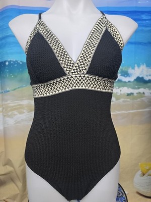 NWT Cupshe Womens One Piece Solid Black Textured Swimsuit Size Medium 