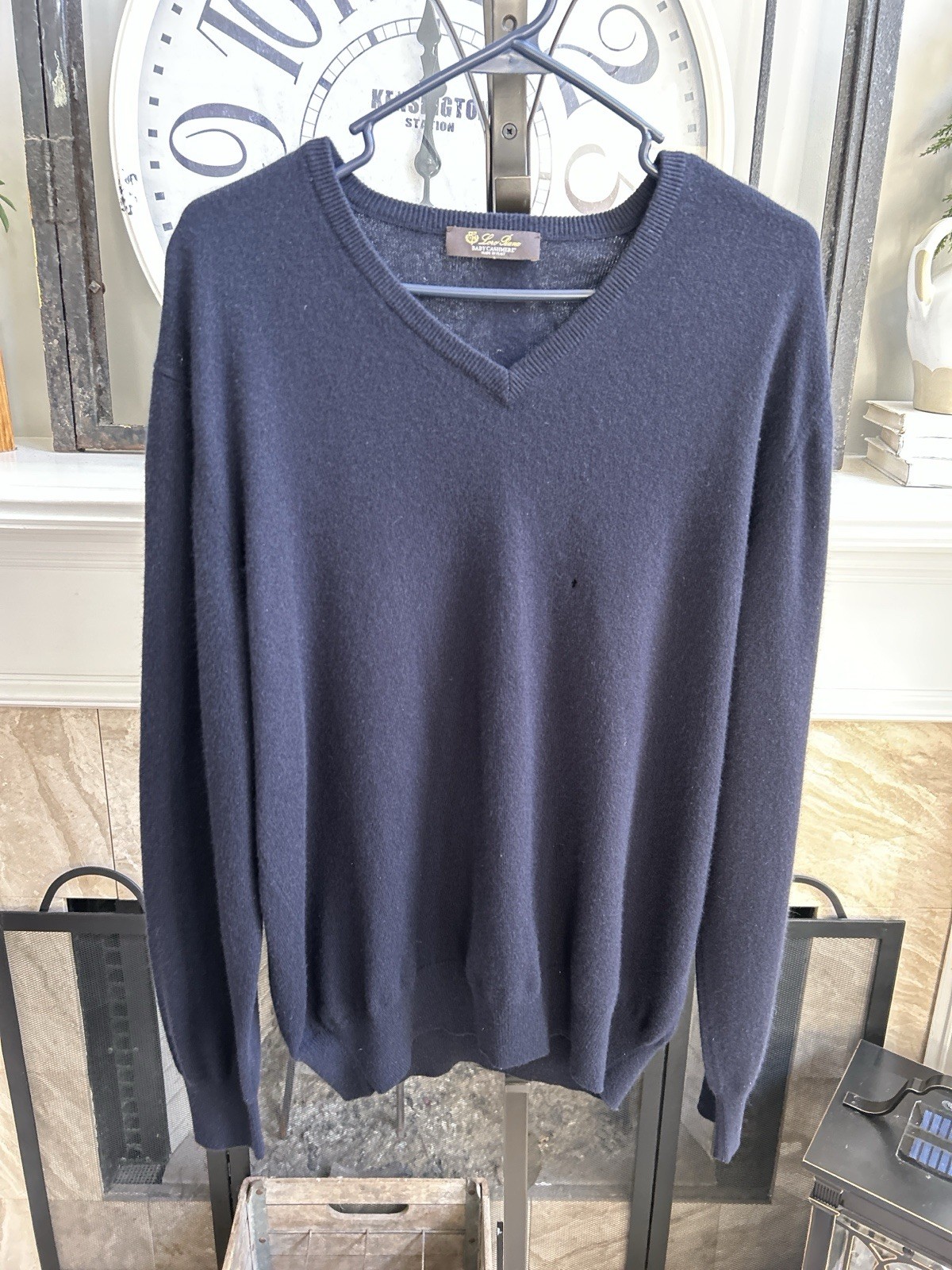 LORO PIANA men's baby cashmere V neck sweater - dark blue - sz 54 - XL