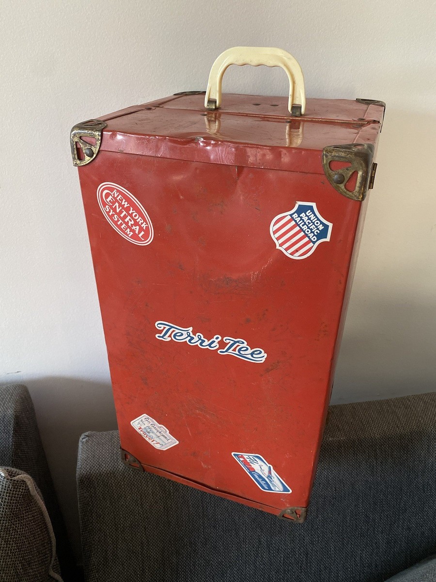   トランクエバー　赤　23cm ディーププレート Vintage Terri Lee Doll Steamer Trunk Case Wardrobe Railroad Train