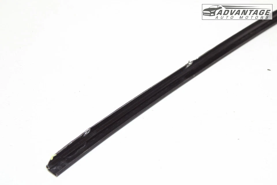 Chevrolet Camaro 2016-2024 techo lateral izquierdo moldura sello de goteo 84055972 OEM Foto 4 de 4