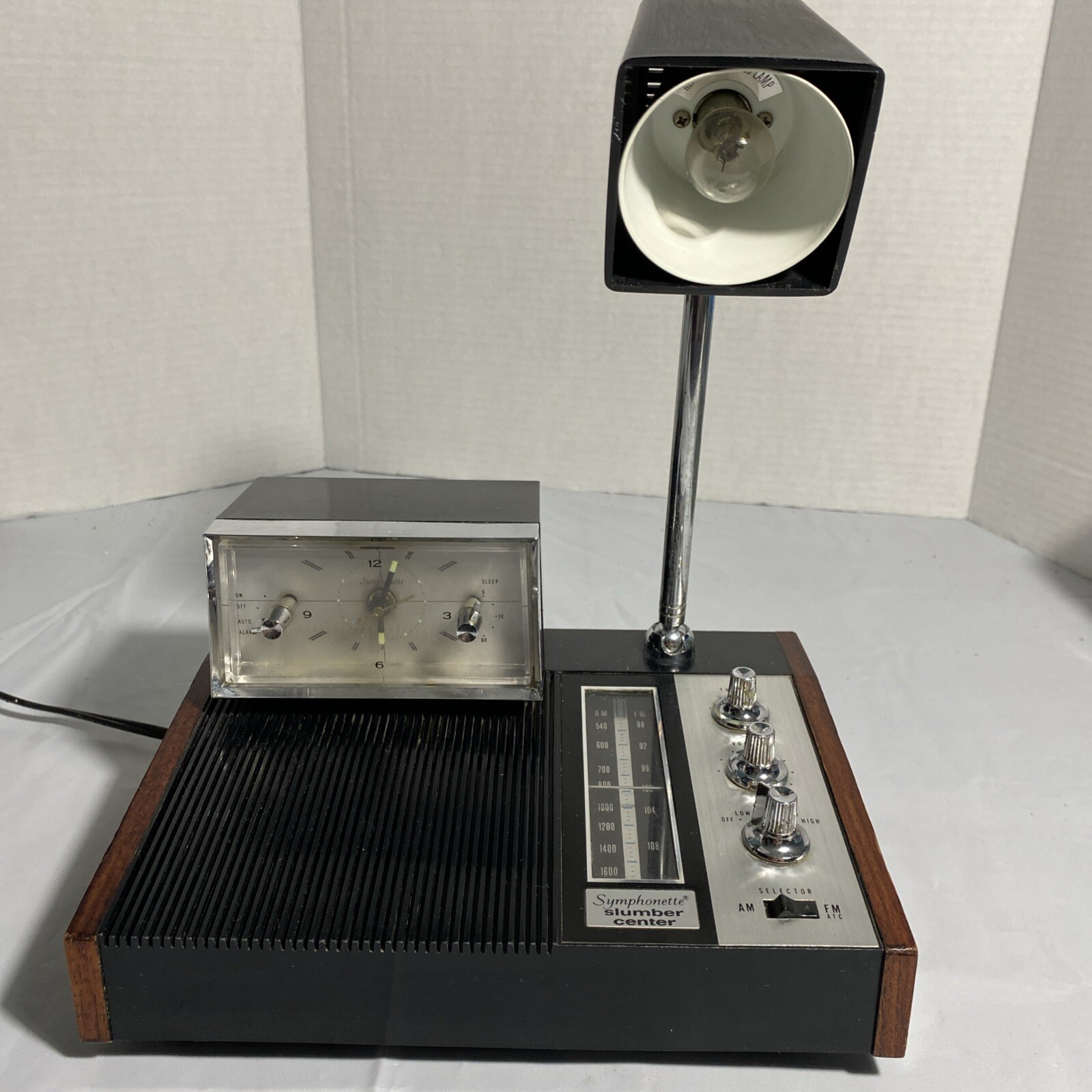 Vintage Symphonette Slumber Center Am/fm Clock With A Lamp