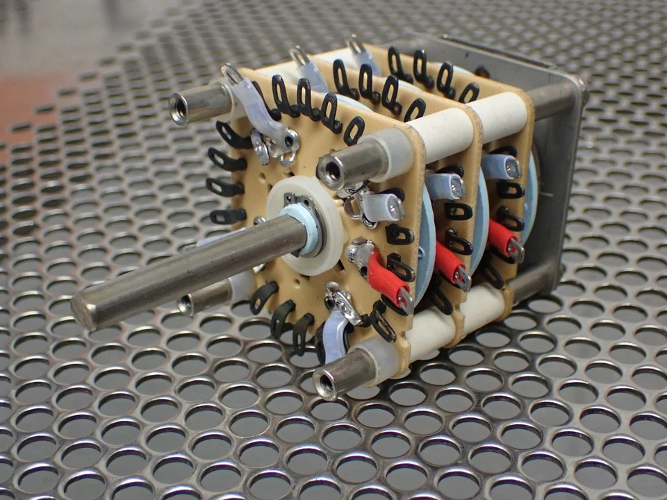 Interruptor giratorio Shallcross 7143 2J00B12-3X3193 usado con garantía ver todas las fotos Foto 4 de 4