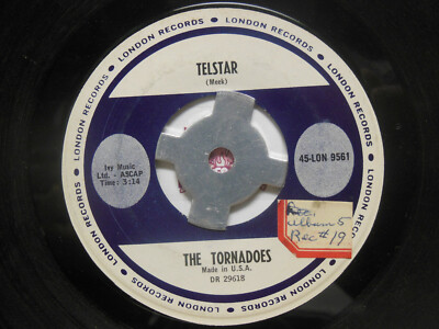 The Tornadoes: Jungle Fever / Telstar, 45 RPM VG (L2)