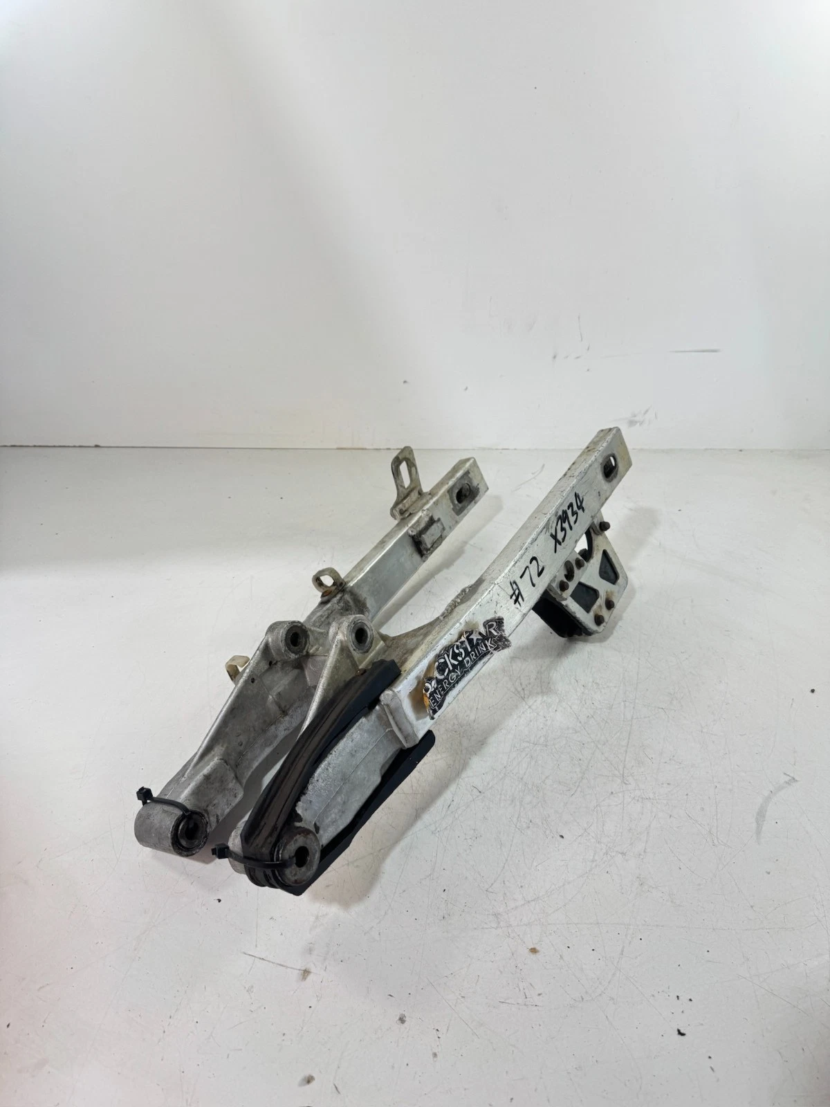 2002 SUZUKI RM85 OEM SWINGARM 61000-03822-019 #72