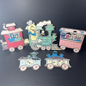 Vtg 70s Dolly Muppets Room Decor 5 Pc Unisex Trains Sesame Street Paperboard US