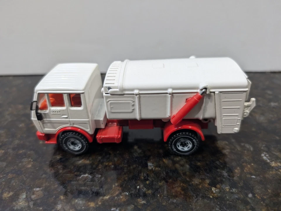 Camión de basura Siku escala 1:55 2511 Mercedes 2232 modelo diecast blanco/rojo Foto 3 de 4