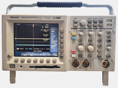 TDS3012B Tektronix Oszilloskop Digital Phosphore2 Wege 100 MHZ