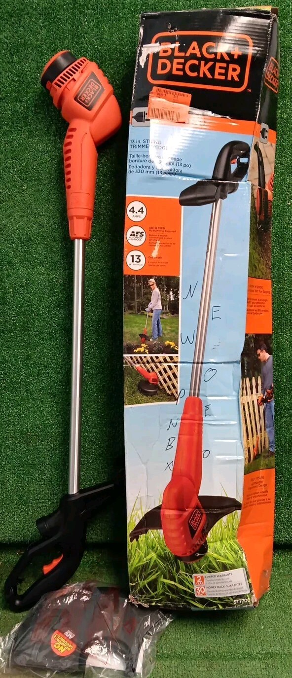 BLACK+DECKER 13" CORDED ELECTRIC STRING TRIMMER/EDGER ST7700 NEW Open