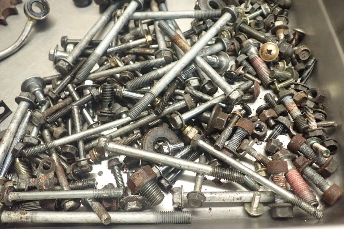 1994 KAWASAKI ZX600-E MISC BODY FRAME HARDWARE | eBay