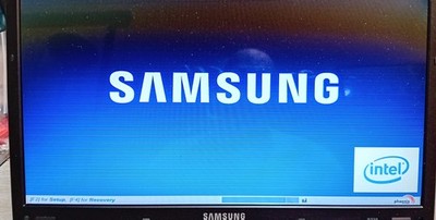 Samsung Laptop Model NP-R720 - 17 Zoll 16:9  schwarz glänzend ***gebraucht***