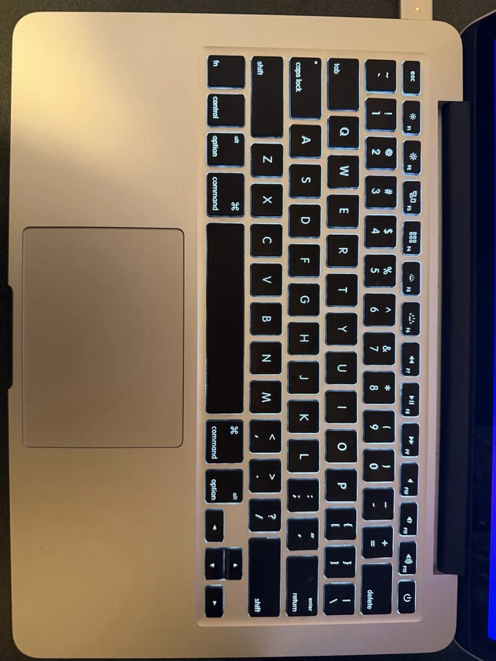 Apple MacBook Pro 2015 13” Retina A1502 8GB - Image 2 of 4