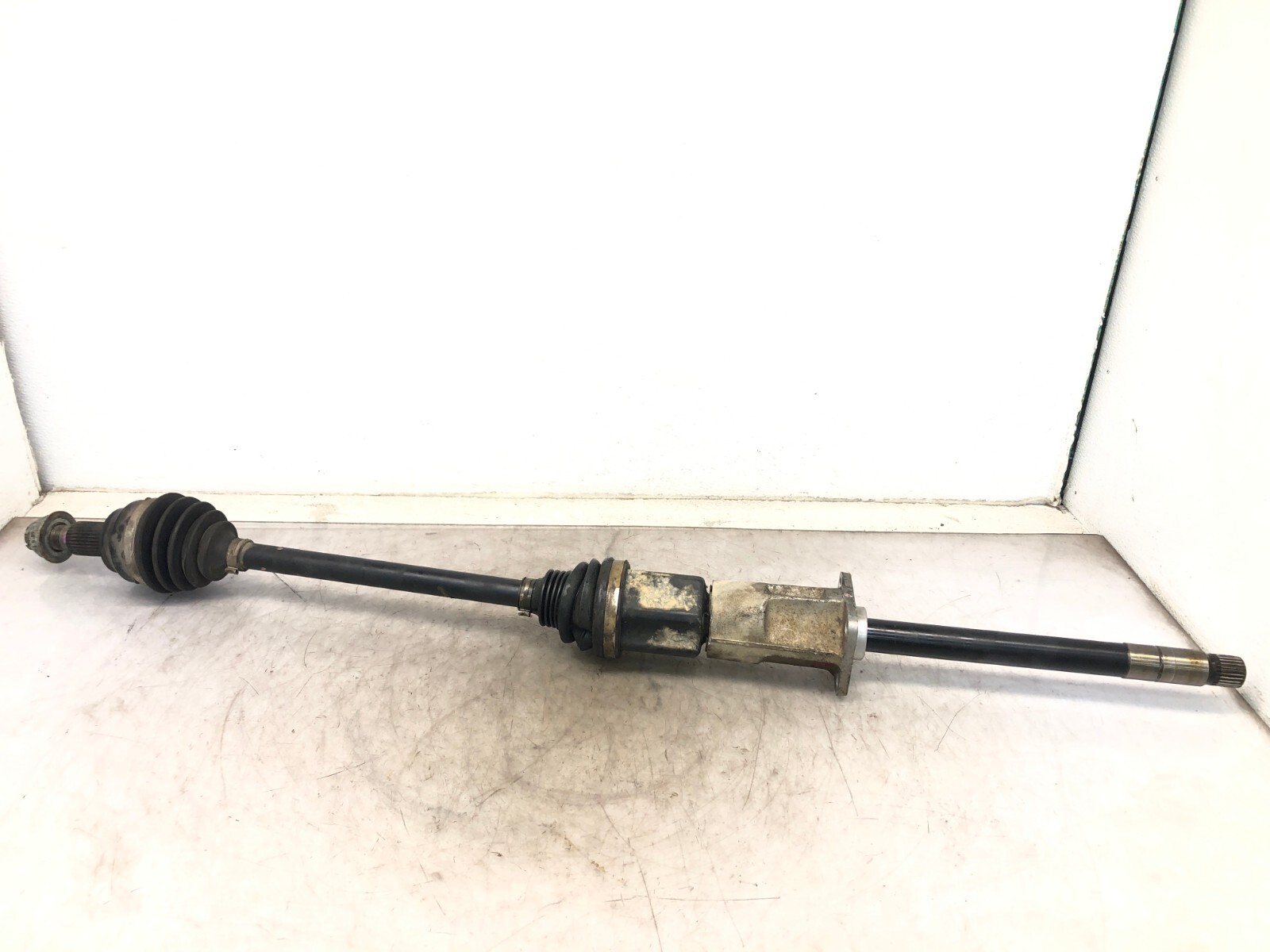 2017-2022 MASERATI LEVANTE AWD LEFT DRIVER FRONT CV AXLE JOINT SHAFT OEM