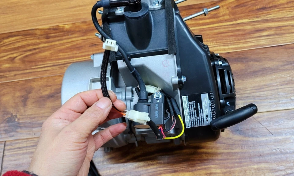 MOTOR COMPLETO RYOBI PARA GENERADOR PORTÁTIL RY-I2200GRA RY-I2200GR  Foto 3 de 4