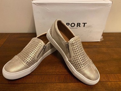 report alexa sneaker